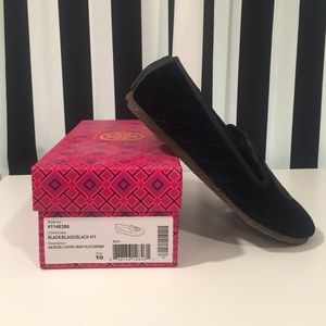 T O R Y burch black quilted Billy slippers