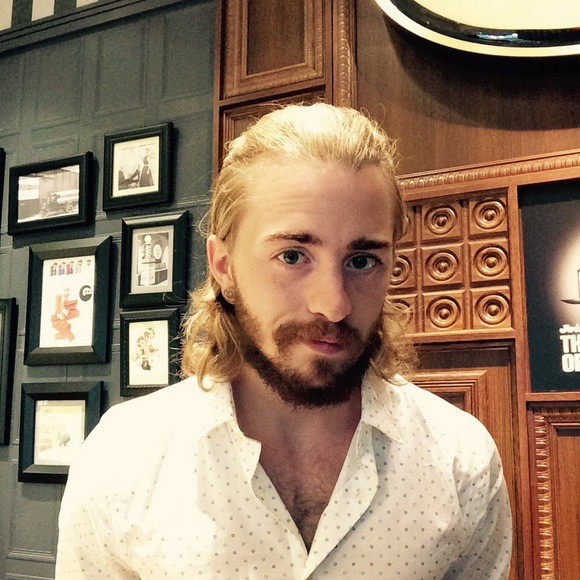 Meet your Posher, Alex