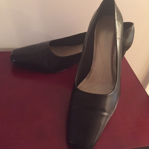 NWOT Black Heels
