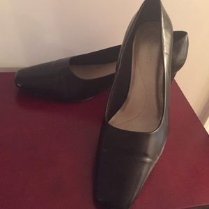 NWOT Black Heels