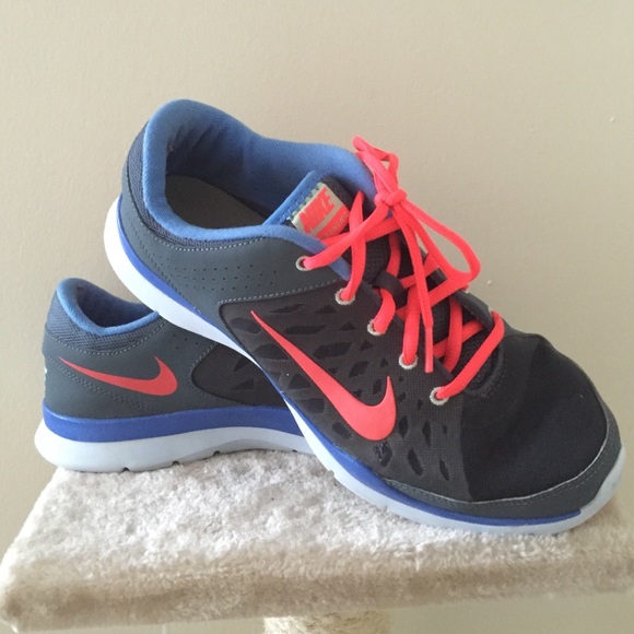 NIKE training running shoes!