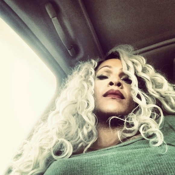 Meet your Posher, Ruby - Picture 4 of 4