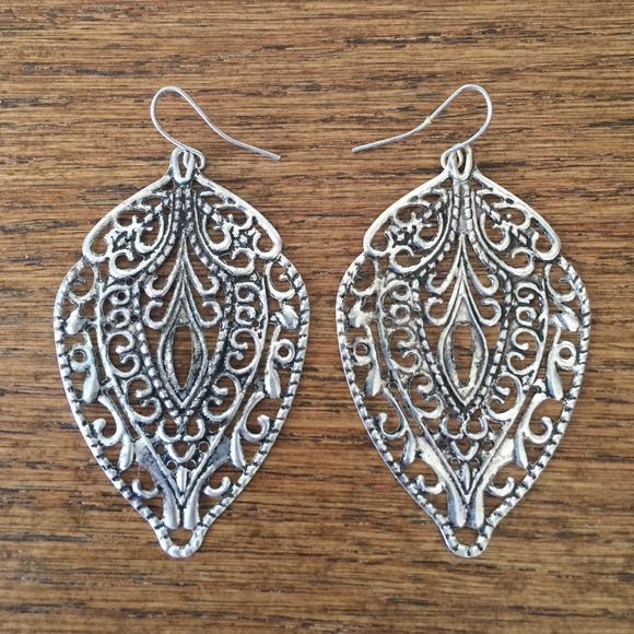 dangle earrings