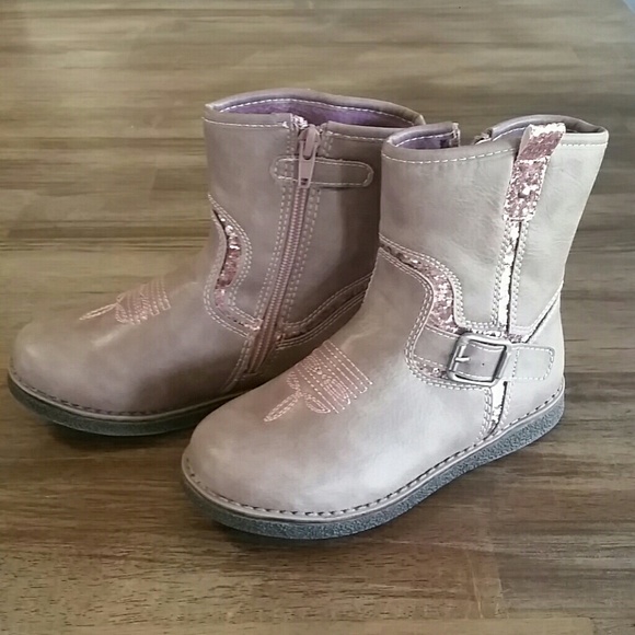New Girls Boots on hold - Picture 1 of 2