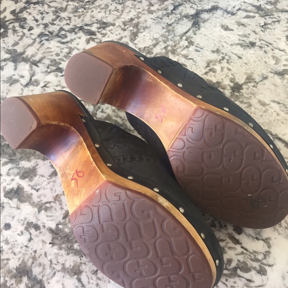 Ugg shoes 7 - Picture 3 of 3