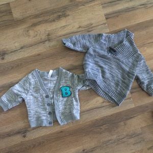 Bundle of 2 sweaters for 1