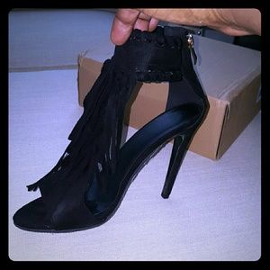 Ladies sandal, never used brand new.