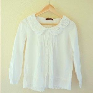 Adorable white lace collar shirt