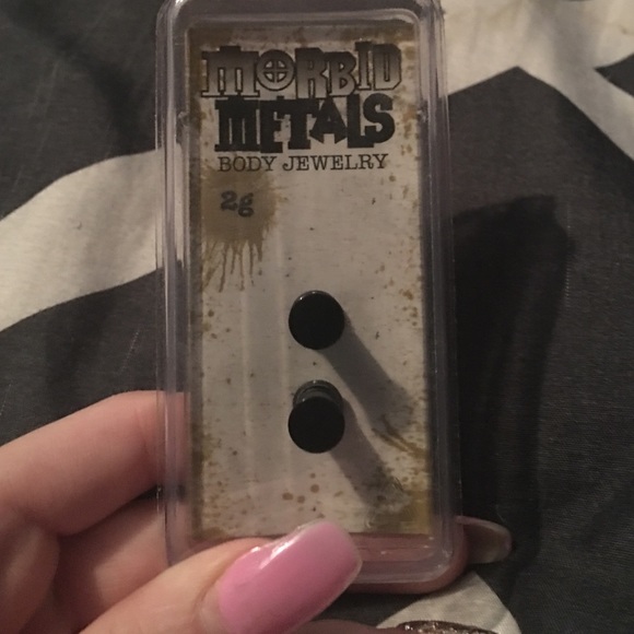 Black 2g plugs NWT - Picture 1 of 1