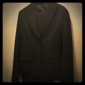 Elie Tahari women's suit