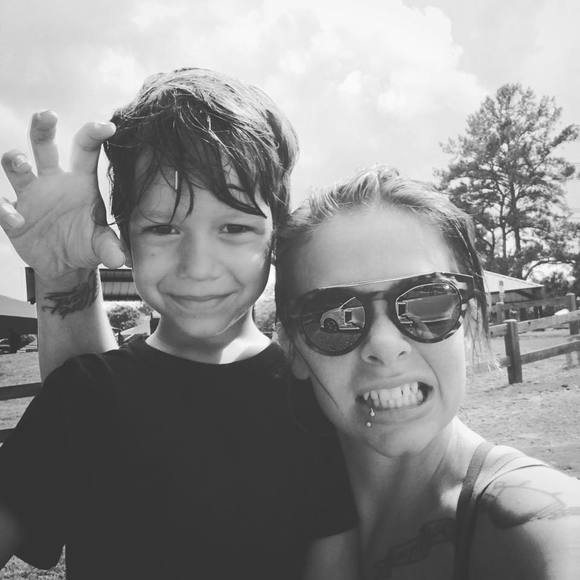 Meet your Posher, Jillian - Picture 1 of 1