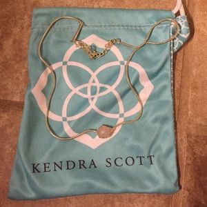 Kendra Scott necklace