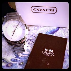 *UPDATE*😜Guranteed Auth Coach Silver RARE🎅🏽