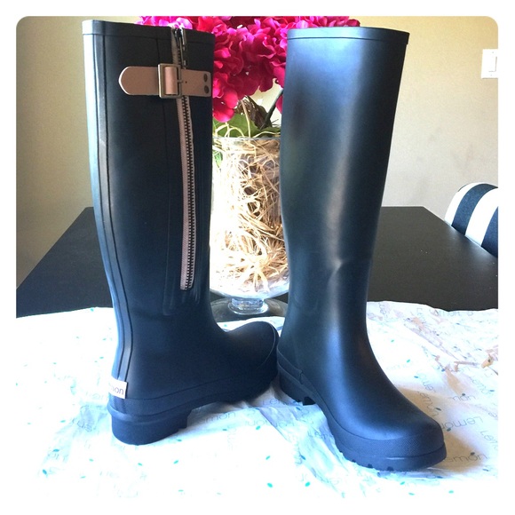 Rain boots - Picture 1 of 1