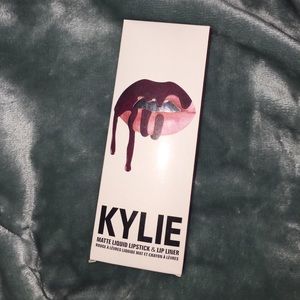 Kylie lipkit in shade Kourt K