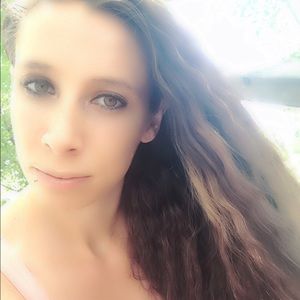 Meet your Posher, Alisha