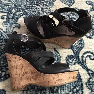 Black Guess Wedges