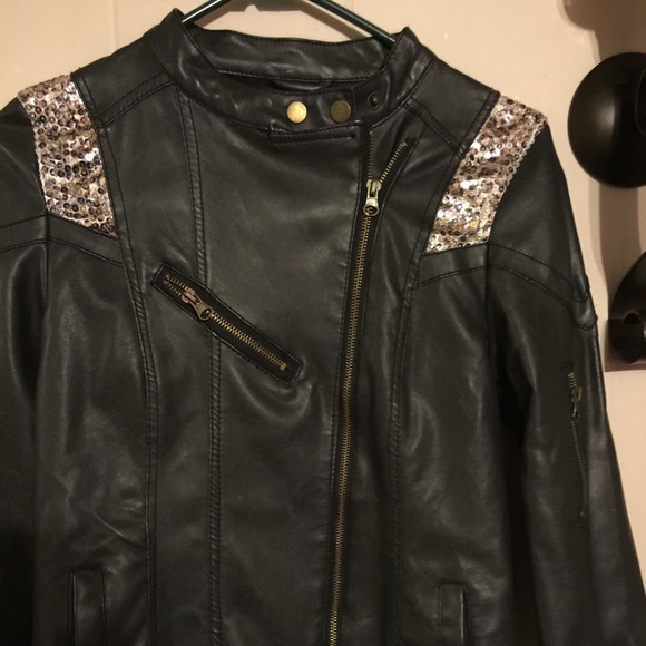 BKE LEATHER JACKET