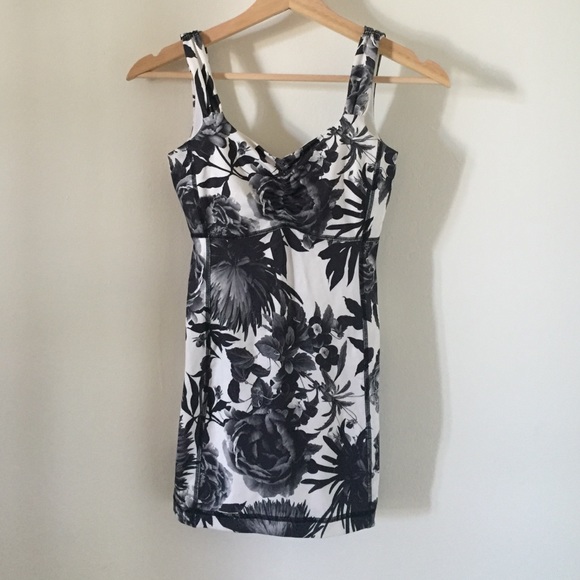 Lululemon workout top