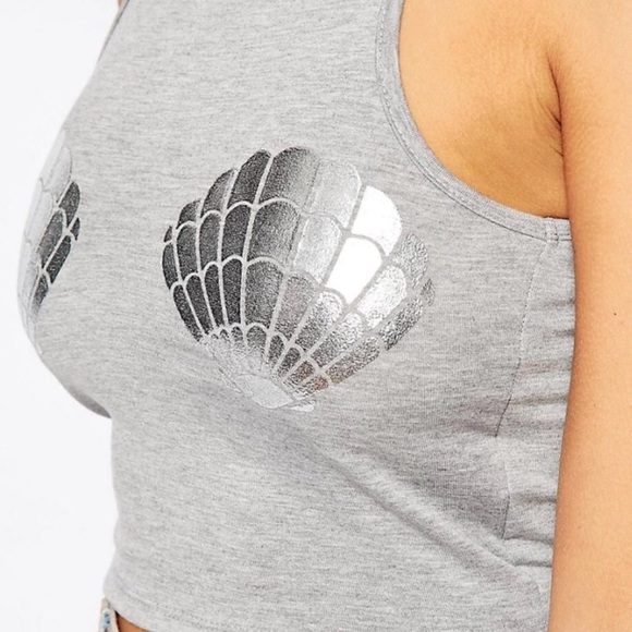 Mermaid Seashell Graphic Crop Top - Picture 3 of 3