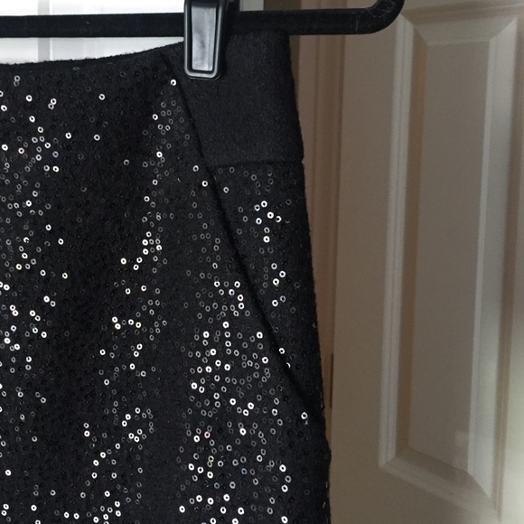 Loft sequined skirt. 00 - Picture 3 of 4