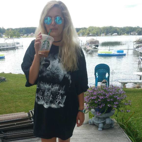 Meet your Posher, Alexandra