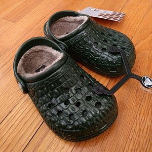 NWT Lined CROCS in forest/black