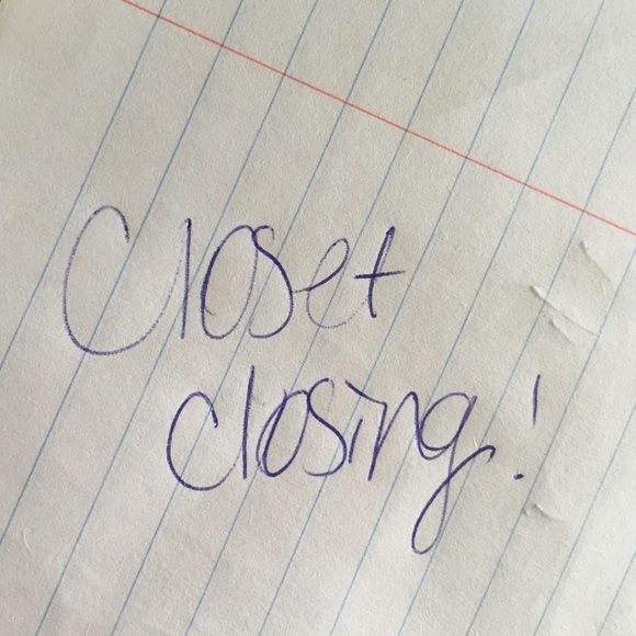 Closet closing! - Picture 1 of 1