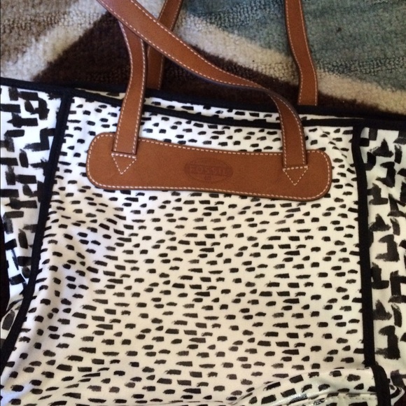 Fossil purse