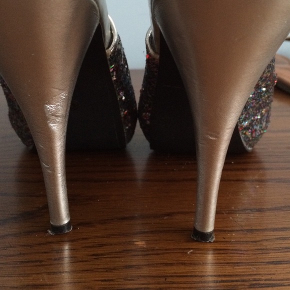 Heels - Picture 2 of 2