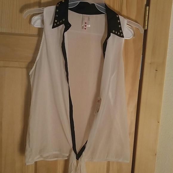 Sheer tank with black Studded collar