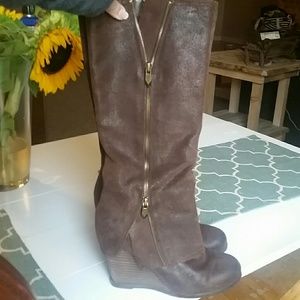 Fergie Brown Leather Boots