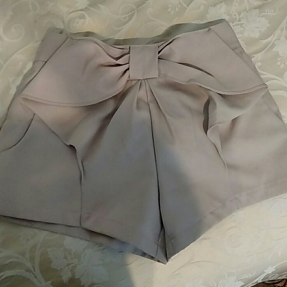 Tan bow high waisted shorts