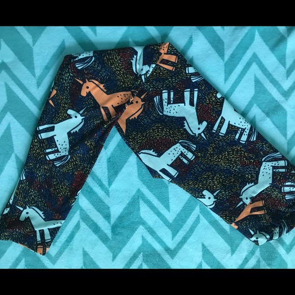 One size Lularoe unicorn leggings.