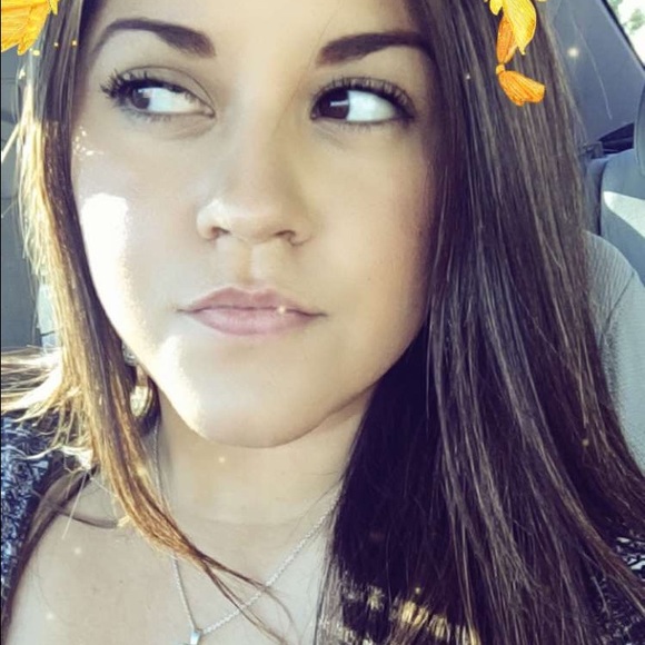 Meet your Posher, Melissa