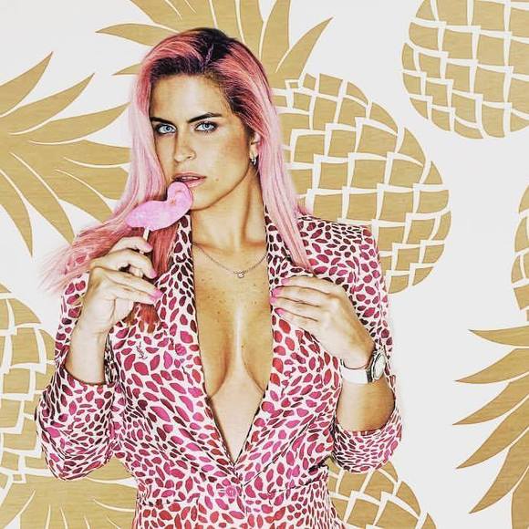 Meet your Posher, Joanny