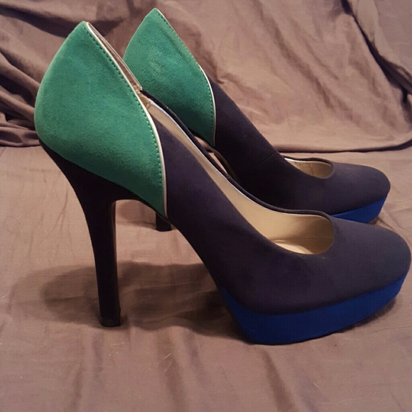 Heels - Picture 4 of 4