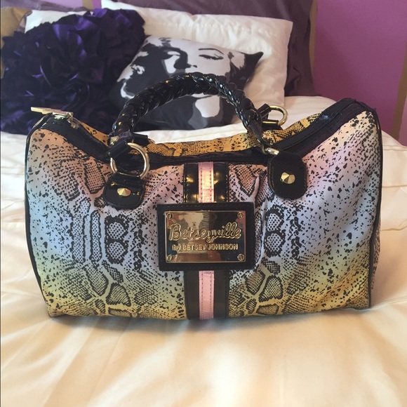 Betseyville Handbag