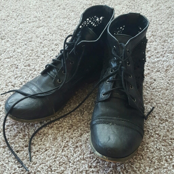 Black ankle boots - Picture 1 of 4