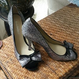 Ladies Enzo Angiolini bow pumps