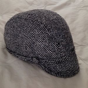 Black and white tweed hat