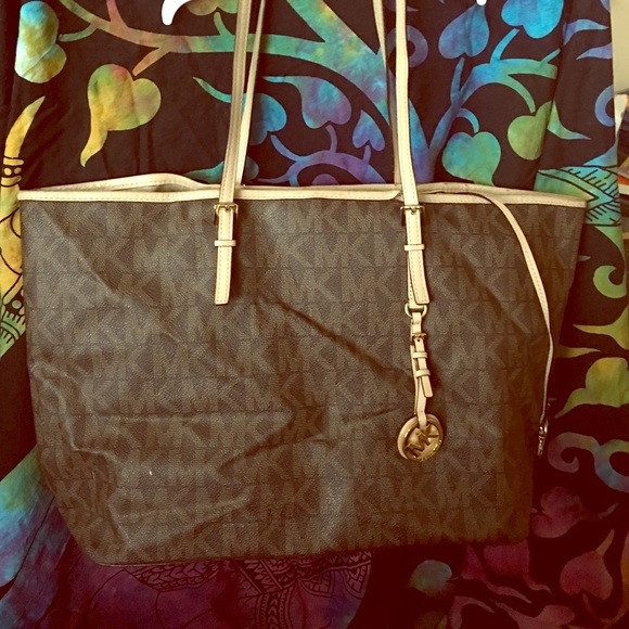 Auth. Michael Kors JetSet Tote - Large