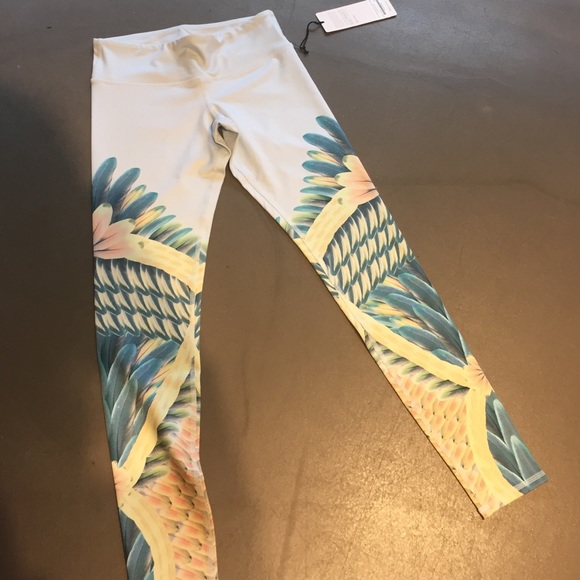 Alo Airbrush Pant NWT - Picture 2 of 3