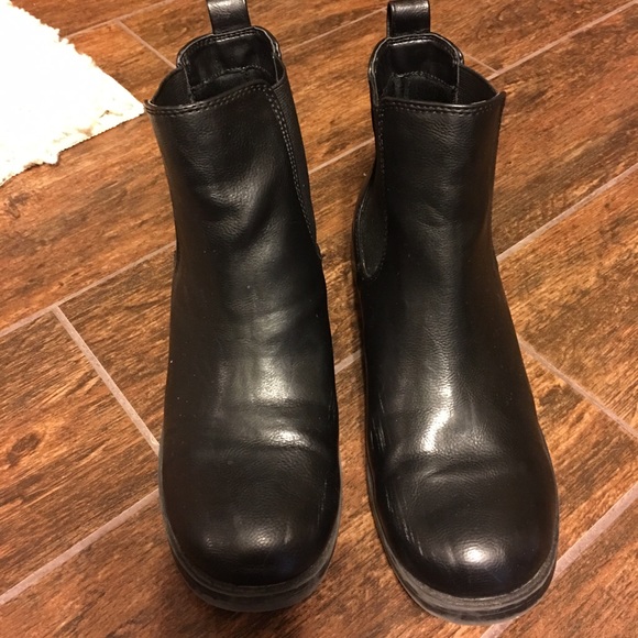 Black ankle boots - Picture 2 of 3