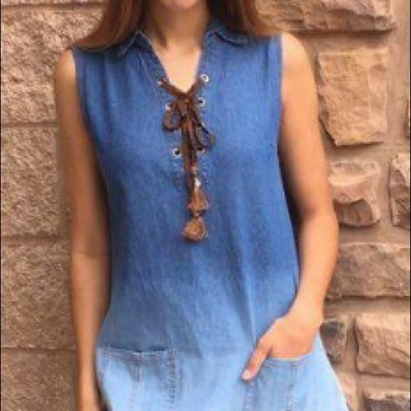 ☑️SALE☑️🆕Davi & Dani, super cute soft denim dress - Picture 1 of 4