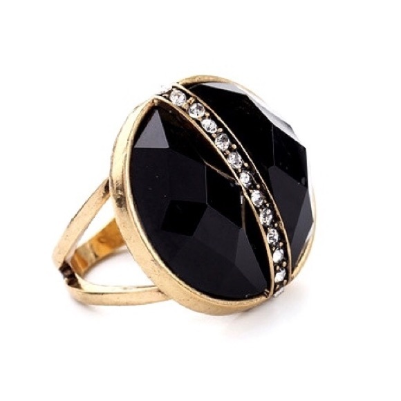 CLOSET CLOSING - Black Statement Ring