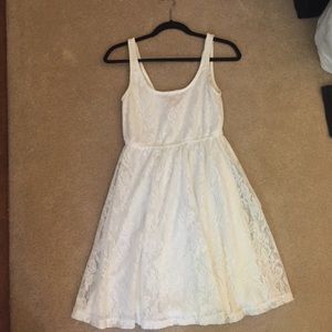 Cream lace juniors dress
