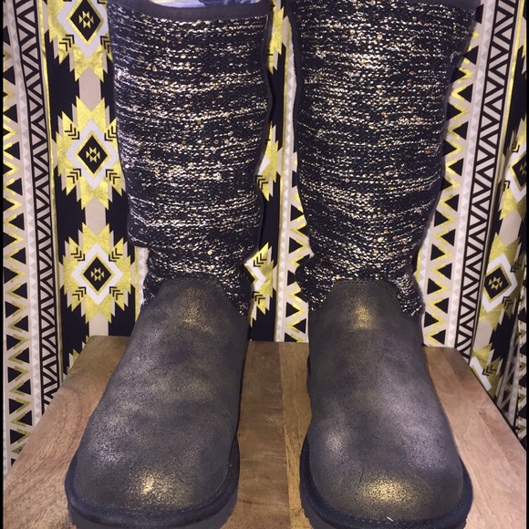 UGG BOOTS - Picture 1 of 3