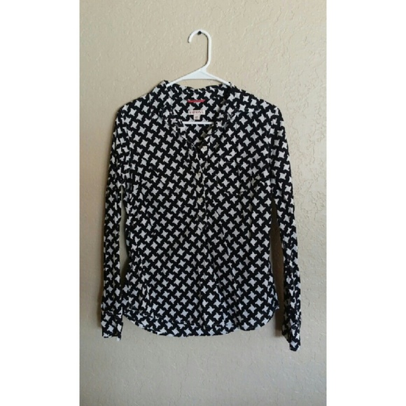 🔴 SOLD 🔴 Buttoned down shirt - Picture 1 of 1