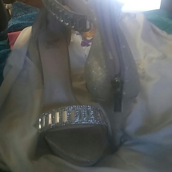 high heels - Picture 2 of 3